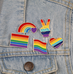 Pin de Esmalte Metálico con Logotipo Personalizado LGBT, Arcoíris del Orgullo, Diseño Creativo de Corazón, Joyería Unisex para Ropa, Bolsos y Solapas - Product Image 4