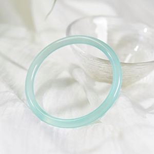 Calcedonio naturale <span class=keywords><strong>azzurro</strong></span> di colore congelato ragazza agata di giada simile al ghiaccio sottile striscia rotonda blu ghiaccio trasparente braccialetto di bellezza HANFU - Product Image 1