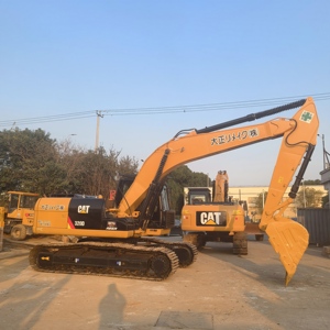 Excavatrice sur chenilles Cat 320D d'occasion, haute efficacité opérationnelle, capacité de la benne de 1,53 mètre cube, poids de 21 500 kilogrammes - Product Image 1