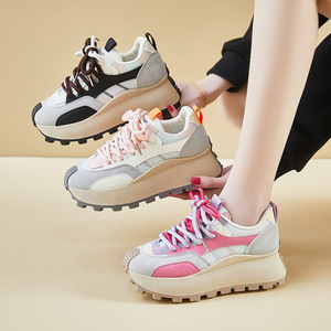 รองเท้าหนังวัวสไตล์เกาหลีแบบใหม่สำหรับผู้หญิง รุ่นปี 2026 ฤดูใบไม้ผลิ รองเท้ากีฬา รองเท้าวิ่งลำลอง พื้นหนา เพิ่มความสูง ผ้าตาข่าย - Product Image 3