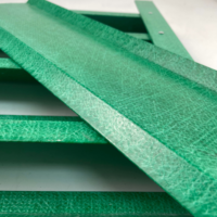 Service de découpe et de traitement personnalisable pour persiennes et volets en fibre de verre résistant à la corrosion