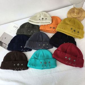 Bonnet tricoté en acrylique personnalisé avec logo OEM, style pêcheur, effet vieilli, avec clous, vente en gros - Product Image 1