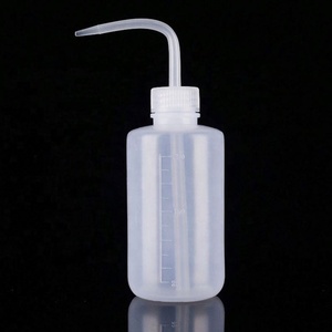 Wholesale 150ml 250ml 500ml 1000ml <b>Squeeze</b> Elbow Flushing <b>Bottle</b> <b>Plastic</b> Washing <b>Bottle</b> With Tick Mark - Product Image 2