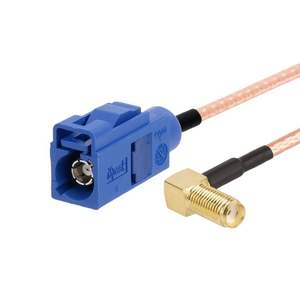 Câble FAKRA C à <span class=keywords><strong>fibre</strong></span> <span class=keywords><strong>optique</strong></span> coaxial <span class=keywords><strong>droit</strong></span> de haute qualité de 1m avec adaptateur à <span class=keywords><strong>angle</strong></span> <span class=keywords><strong>droit</strong></span> SMA mâle à mâle pour appareils GPS Audio de voiture - Product Image 4