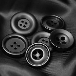 Boutons en corne noire à la mode en gros Boutons <span class=keywords><strong>de</strong></span> costume <span class=keywords><strong>de</strong></span> créateur <span class=keywords><strong>de</strong></span> couleur naturelle - Product Image 1