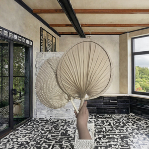 Ventilador de mano portátil de bambú pintado a mano, estilo vintage, grande, tejido a mano, repelente de mosquitos para niños, refrescante, para verano. - Product Image 3