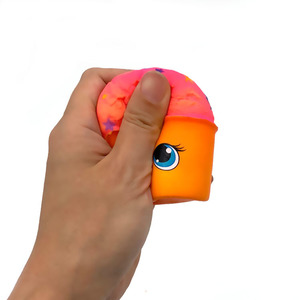 ของเล่นบีบได้รูปคัพเค้กคาวายิคุณภาพสูงแบบกำหนดเอง - Product Image 4