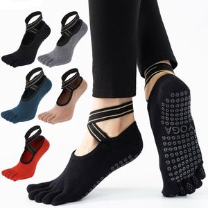 Calcetines de Yoga con correa de cinco dedos para mujer, Punta dividida, pista de baile, pegamento antideslizante, deportes de Pilates - Product Image 1