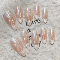 Faux ongles à presser faits main en gros, French Manucure rose nude avec pointes blanches, forme amande, finition brillante