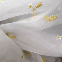 Tissu en satin de soie Lily 100% acrylique, motif floral brodé, petites fleurs en fil d'or, résistant à l'abrasion, poids lourd