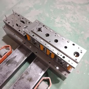 Matrices de Punzonado para Conformado de Chapa Metálica Personalizadas por OEM, Herramienta de Embutición Profunda y Doblado, Fabricación de Matrices de Estampado para Herramientas de Bisagra - Product Image 6