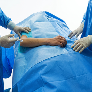 Paño Quirúrgico Desechable para Extremidades Superiores, Alta Calidad, Certificado CE MDR ISO, Azul, Estéril, Transpirable, para Uso en Adultos - Product Image 1