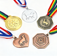 Fabricant Médaille En Gros 3D Gold Award Marathon Taekwondo Médaille En Alliage De Zinc Blanc Personnalisé Métal Sports Médailles Personnalisées