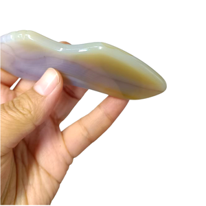 Herramienta Facial Gua Sha de Ágata Gris Natural, Masajeador de Piedra con Borde Irregular Personalizado - Product Image 5