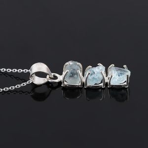 Pendentif en cristal naturel à trois pierres, serti de griffes, unisexe, à porter au quotidien - Product Image 3