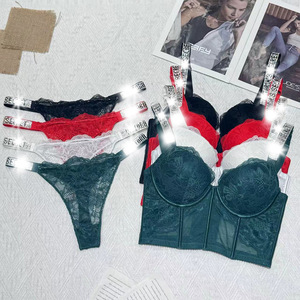 <span class=keywords><strong>Ensemble</strong></span> <span class=keywords><strong>de</strong></span> lingerie sexy transparent en dentelle tissée <span class=keywords><strong>Victoria</strong></span>'s, soutien-gorge respirant à volants, culotte brodée discrète pour femme - Product Image 1