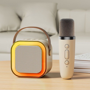 2025 Nueva Promoción navideña fábrica al por mayor Subwoofer altavoz de <span class=keywords><strong>Karaoke</strong></span> inalámbrico portátil con micrófono inalámbrico lámpara RGB - Product Image 1