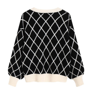 OEM tùy chỉnh của phụ nữ Đại Học checkerboard hai mặt Jacquard Áo len Crew Neck với màu sắc tương phản và logo phía trước - Product Image 3