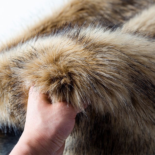 Оптовая продажа тканей из искусственного меха волка