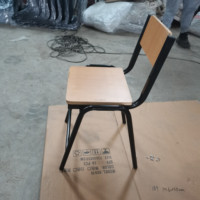 Chaise d'étudiant économique en contreplaqué démontable avec structure en acier pour projets scolaires