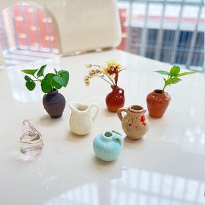 Mini Vases de Bureau Modernes en Céramique Magnétiques pour le Marché Américain - Product Image 1
