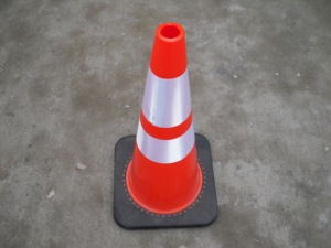 حركة مرور مخروطية من كلوريد البولي فينيل عاكسة بارتفاع ثقيل أحمر وأسود بحجم قاعدة من من من من من من من من من من من من من من من من من من من من من من من أجل الطرق الحضرية والطرق السريعة - Product Image 4