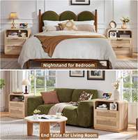 Table de chevet bohème de 23,6 pouces de large avec 2 tiroirs, en bois naturel, avec station de charge et rangement ouvert