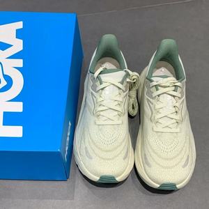 Chaussures Hokas de haute qualité 2026, baskets de sport décontractées, respirantes, tendance, légères, pour la marche en plein air, course à pied sur surface carbone - Product Image 1