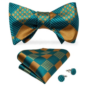 Papillon da Uomo in Seta con Motivo a Quadri Ciano e Oro, Design Personalizzato OEM ODM, Vendita all'Ingrosso con Ricamo Jacquard - Product Image 2