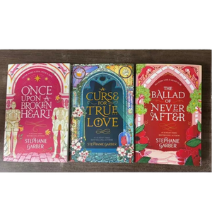 La trilogie complète Une fois qu'un cœur est brisé, tous les 3 livres de Stephanie Garber - Fiction, reliure souple (Vente en gros) - Product Image 1