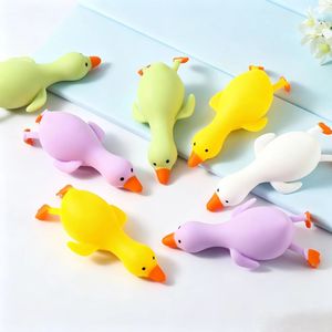 Giocattolo Anatra Gialla in TPR Best Seller per Alleviare lo Stress e Rilassarsi, Piccola Anatra da Spremere e Sorridenti per Ridurre il Stress - Product Image 4