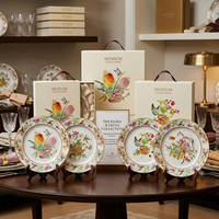 Service de table en céramique personnalisé de style vintage avec motif floral et oiseaux, assiette de présentation en porcelaine, bordure dorée de luxe, vaisselle de mariage et de restaurant