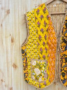 เสื้อกั๊กผ้าฝ้ายแบบควิลท์สองด้าน ใส่ได้ทั้งชายและหญิง ลายปะติดสไตล์โบฮีเมียน ของขวัญสำหรับเพื่อนเจ้าสาว ปิดด้วยเชือกผูก เป็นมิตรกับสิ่งแวดล้อม เสื้อกั๊กสำหรับฤดูหนาว - Product Image 2