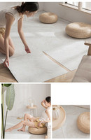 Vente flash : Carreaux de sol autocollants en vinyle PVC plastique bon marché, 600*600 mm, 800*800 mm, à coller soi-même