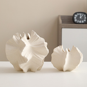 Florero de cerámica nórdico moderno, diseño transfronterizo blanco esmerilado, decoración suave creativa para sala de estar, esmalte mate para el hogar - Product Image 4