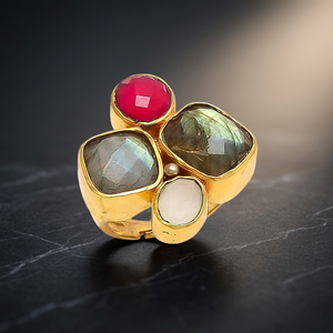 Bague en acier inoxydable plaqué or avec quatre pierres colorées, bague unisexe en pierres précieuses pour les occasions élégantes - Product Image 2