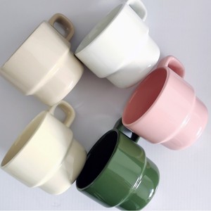 แก้วเซรามิกแบบซ้อนได้ สีเบจและสีเขียว สำหรับเป็นของขวัญทางธุรกิจ - Product Image 4