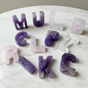 Ornamenti in Cristallo Lucidato di Alta Qualità a Prezzo di Fabbrica, Lettere Energetiche in <span class=keywords><strong>Ametista</strong></span> e Quarzo Rosa, Regalo Artigianale - Product Image 1
