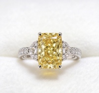 Bague de fiançailles en or 10K 14K 18K avec trois diamants de laboratoire jaunes vifs fantaisie taille radiant de 5,02 carats, bijoux de mariée certifiés IGI