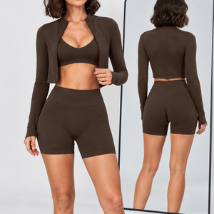 Nahtlose 3-teilige Workout-Outfits Stehkragen-Jacke mit Reißverschluss und Daumenlöchern, Triangel-BH und Shorts mit Mittelnaht - Product Image 1