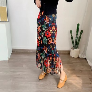 Gonne lunghe pieghettate <span class=keywords><strong>sartoriali</strong></span> in lino floreale con garanzia di buona qualità Miyake da donna - Product Image 4