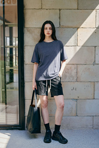 <span class=keywords><strong>T</strong></span>-<span class=keywords><strong>shirt</strong></span> Femme en Coton Bambou Lavé, Style Vintage Déchiré, Manches Courtes, Ourlet Roulé, Effet Délavé, Broderie DTG - Product Image 5