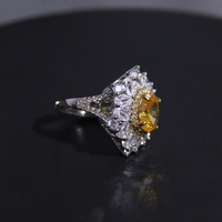 Bague en or blanc 18 carats en forme de fleur jaune naturelle Bague en diamant de style classique Bijoux fins pour le mariage des femmes