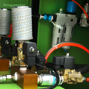 Máquina Sopladora de Botellas de Plástico Semiautomática Manual de 1 Cavidad, de 400 a 700 Botellas por Hora, Máx. 5L, para Botellas de Agua, Envases de Alimentos y Cosméticos - Product Image 5