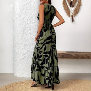 La dernière robe décontractée pour femme à col en V sans manches, imprimé floral, avec ourlet torsadé et volants, robe maxi - Product Image 5