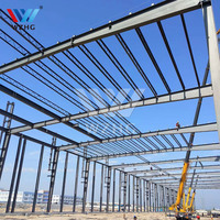 Hangar Moderno con Estructura de Hierro para Proyectos de Construcción