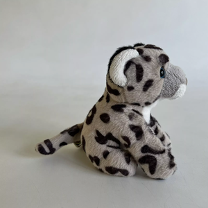 Vente en gros en ligne d'un nouvel ours léopard des neiges en peluche super douce avec remplissage en coton PP techniques brodées - Product Image 6