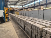 Briques réfractaires en phosphate à liaison chimique, résistantes à l'abrasion, aux chutes de matériaux et aux températures élevées, pour commandes en gros, utilisées dans les fours
