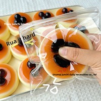 Jouet anti-stress souple en caoutchouc à rebond lent, en forme de crème soufflée fraise effet boue, infusé d'eau, gadget de décompression transfrontalier