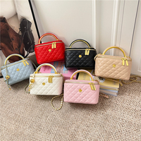 Nouveau design 2026 – Sac à main de luxe en cuir PU pour femme, sac à bandoulière de haute qualité avec motif losanges et chaîne, vente chaude directe usine